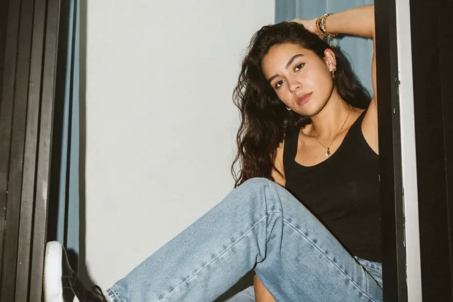 Film Presets for Lightroom Mobile | 10 Edits for Fall Outfits & City Style | Film Photography Inspo