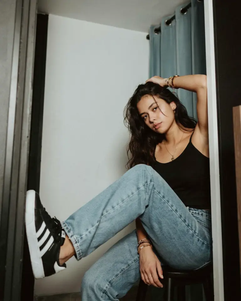 Film Presets for Lightroom Mobile | Y2K Selfie & NYC Outfit Inspiration